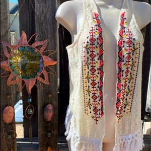 Hippie boho knitted embroidered vest M